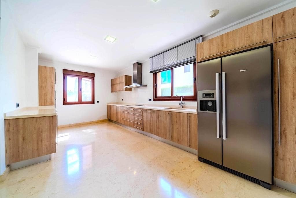 Chalet de 5 habitaciones en Cabo Roig en venta - 1.995.000 € (Ref: 9380243)