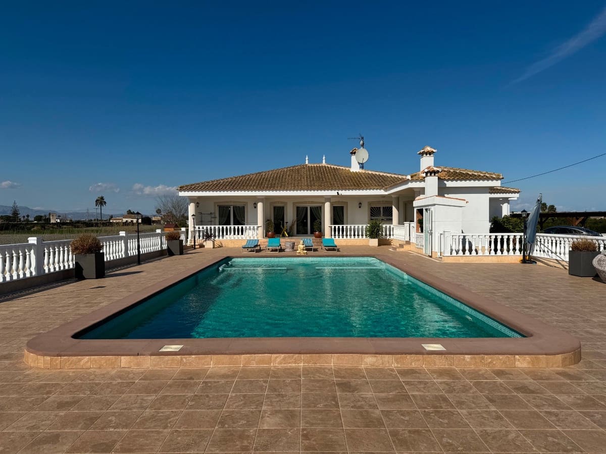 6 bedroom Villa for sale in Rojales - € 850,000 (Ref: 9380248)