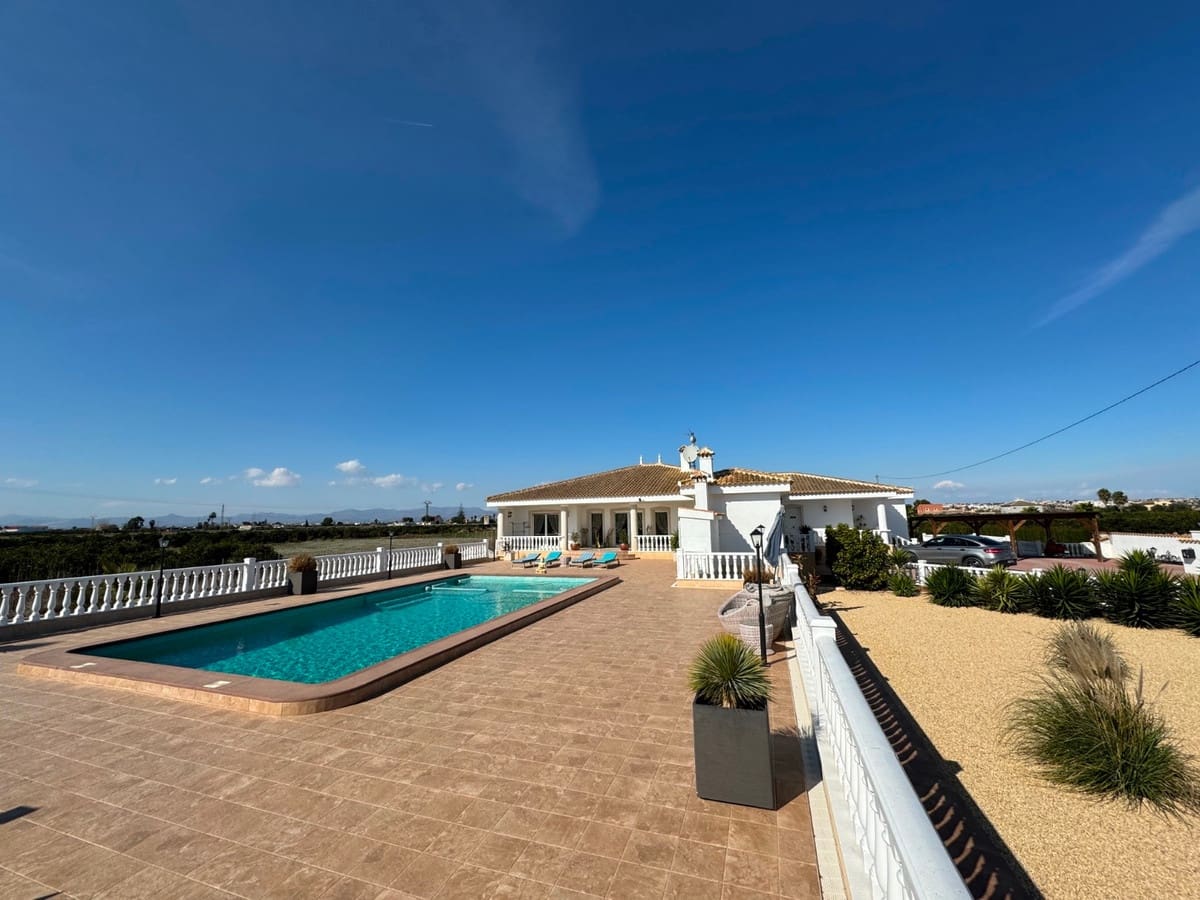 6 bedroom Villa for sale in Rojales - € 850,000 (Ref: 9380248)