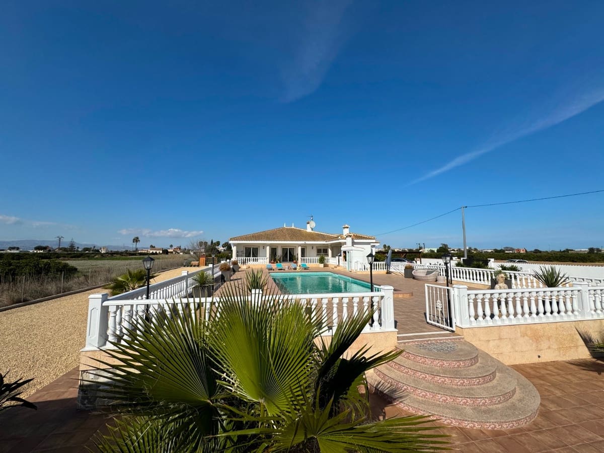 6 bedroom Villa for sale in Rojales - € 850,000 (Ref: 9380248)