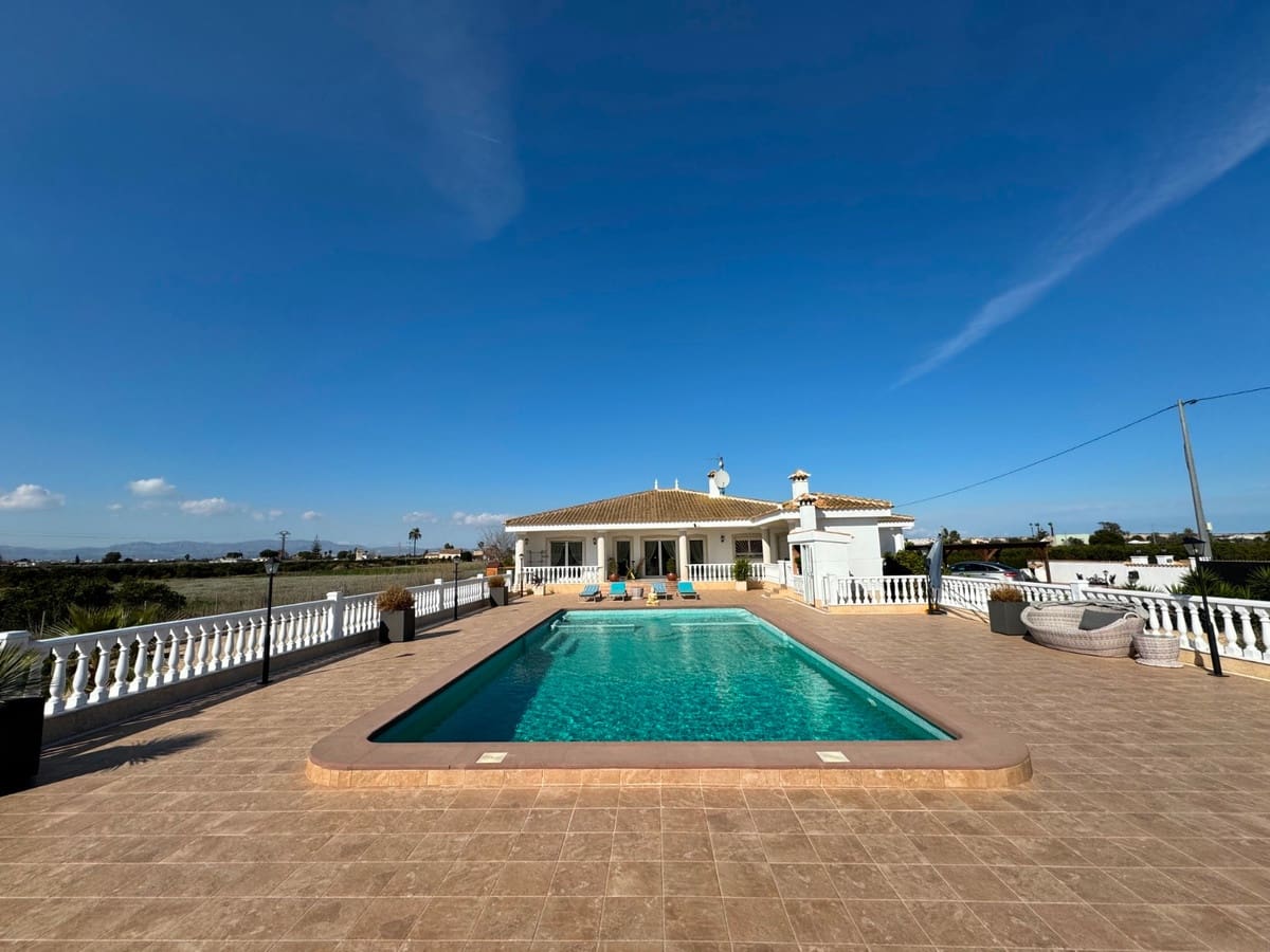 6 bedroom Villa for sale in Rojales - € 850,000 (Ref: 9380248)