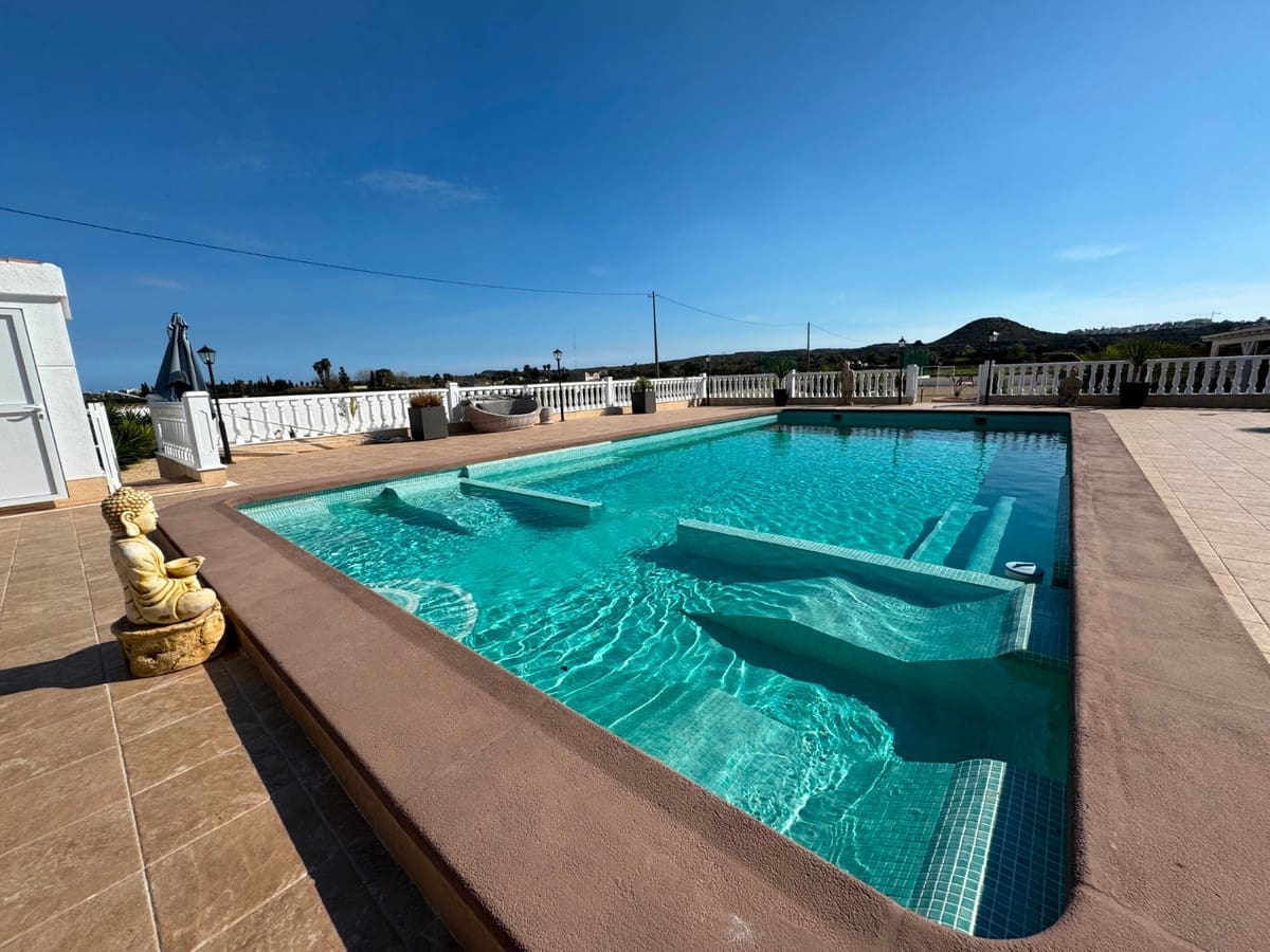 6 bedroom Villa for sale in Rojales - € 850,000 (Ref: 9380248)