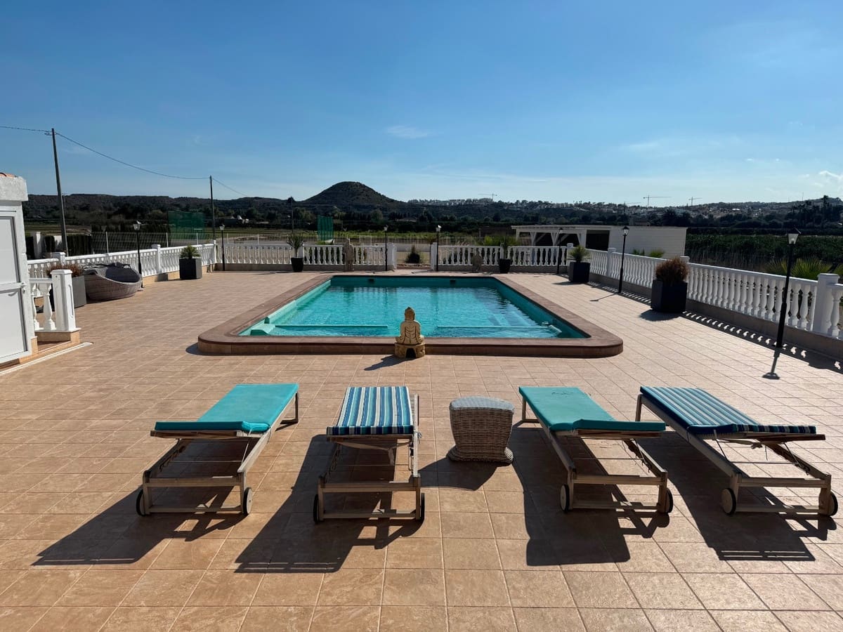 6 bedroom Villa for sale in Rojales - € 850,000 (Ref: 9380248)