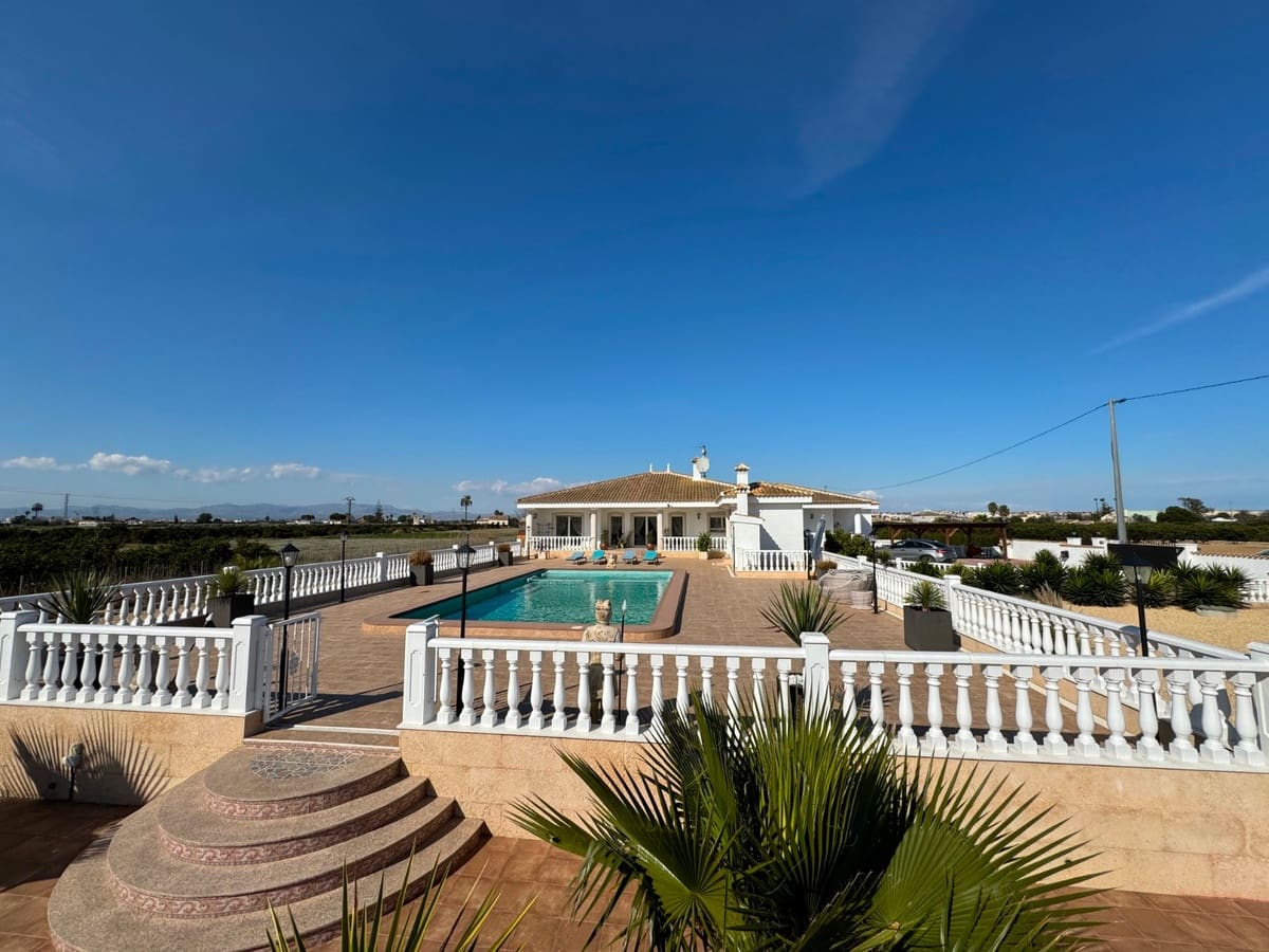 6 bedroom Villa for sale in Rojales - € 850,000 (Ref: 9380248)