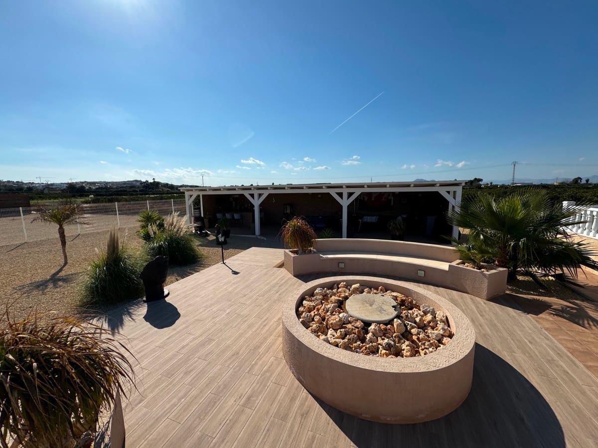 6 bedroom Villa for sale in Rojales - € 850,000 (Ref: 9380248)