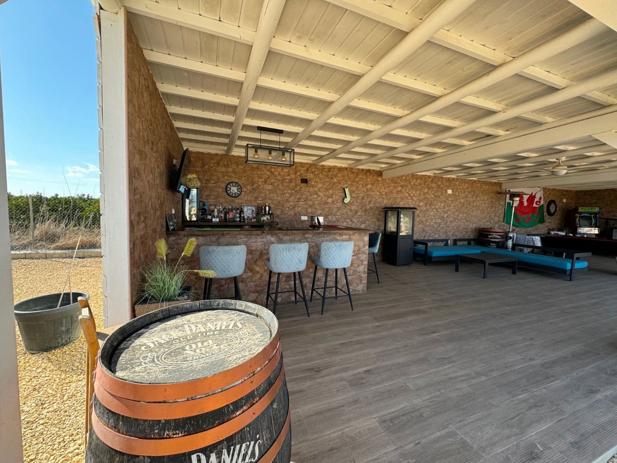 6 bedroom Villa for sale in Rojales - € 850,000 (Ref: 9380248)