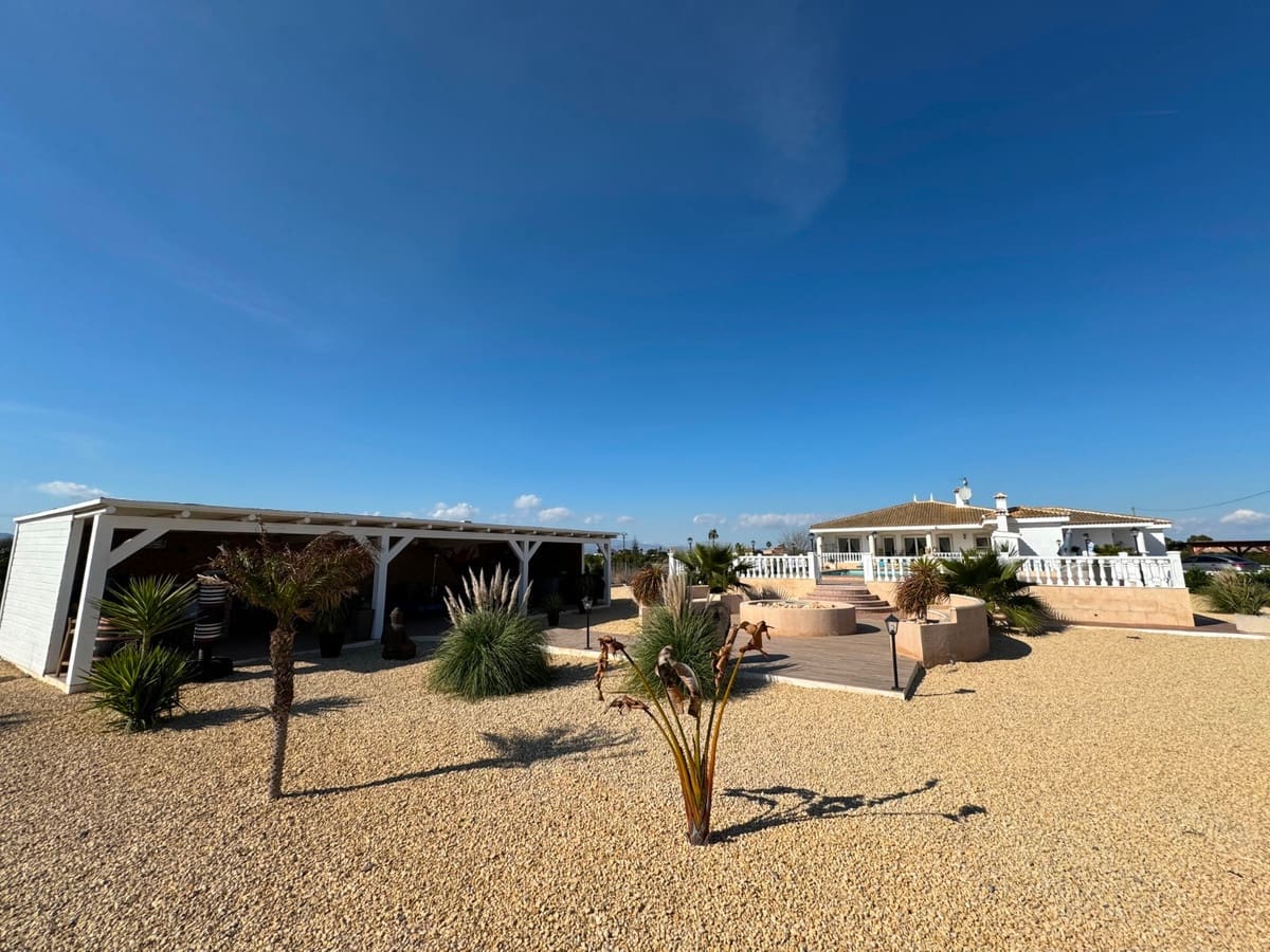 6 bedroom Villa for sale in Rojales - € 850,000 (Ref: 9380248)