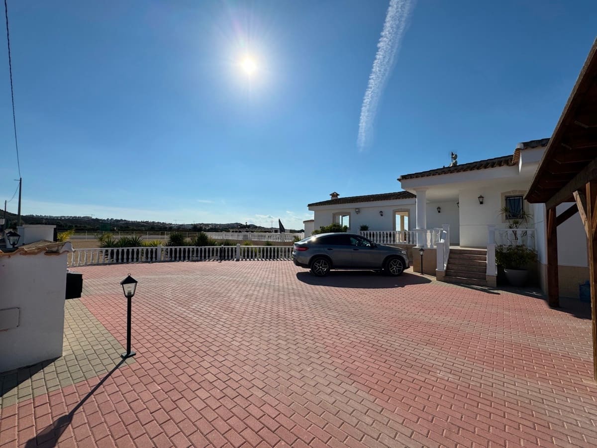 6 bedroom Villa for sale in Rojales - € 850,000 (Ref: 9380248)
