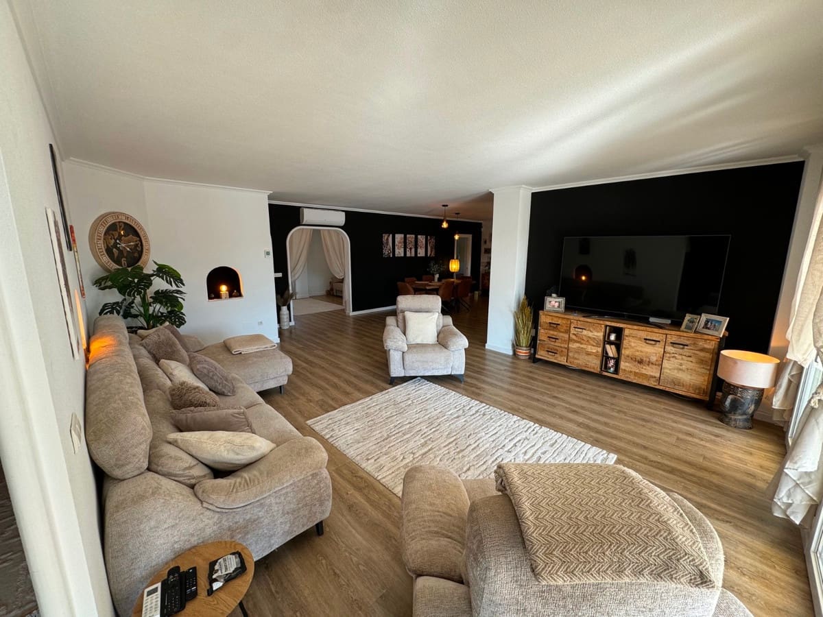 6 bedroom Villa for sale in Rojales - € 850,000 (Ref: 9380248)