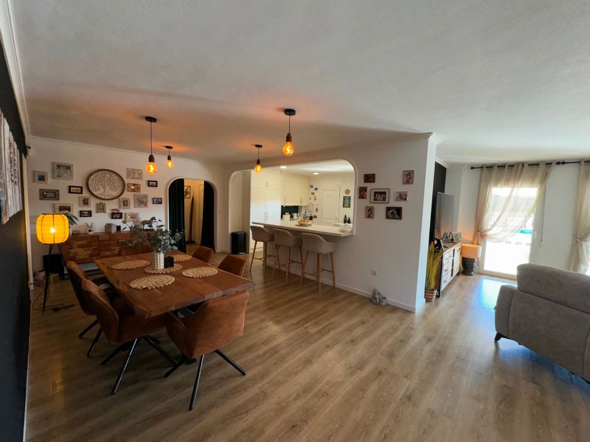 6 bedroom Villa for sale in Rojales - € 850,000 (Ref: 9380248)