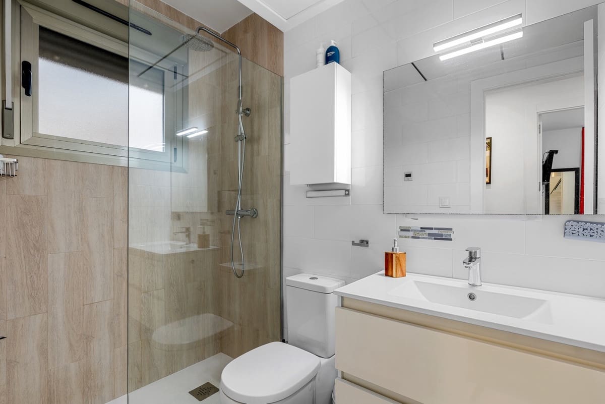 3 quarto Moradia para venda em Villamartin - 435 000 € (Ref: 9380254)