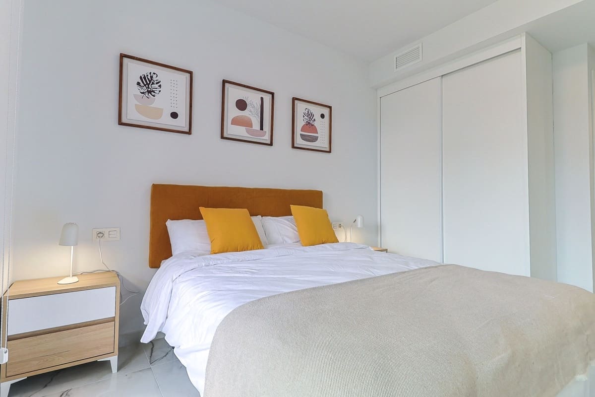 2 bedroom Apartment for sale in Los Altos - € 299,950 (Ref: 9380256)