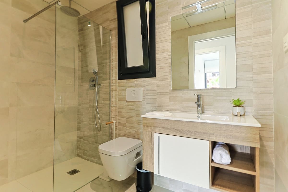 2 bedroom Apartment for sale in Los Altos - € 299,950 (Ref: 9380256)