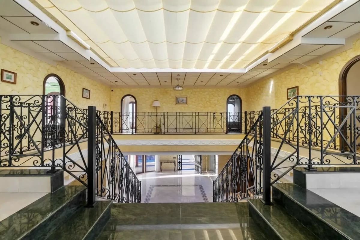 4 bedroom Villa for sale in La Zenia - € 1,300,000 (Ref: 9380257)