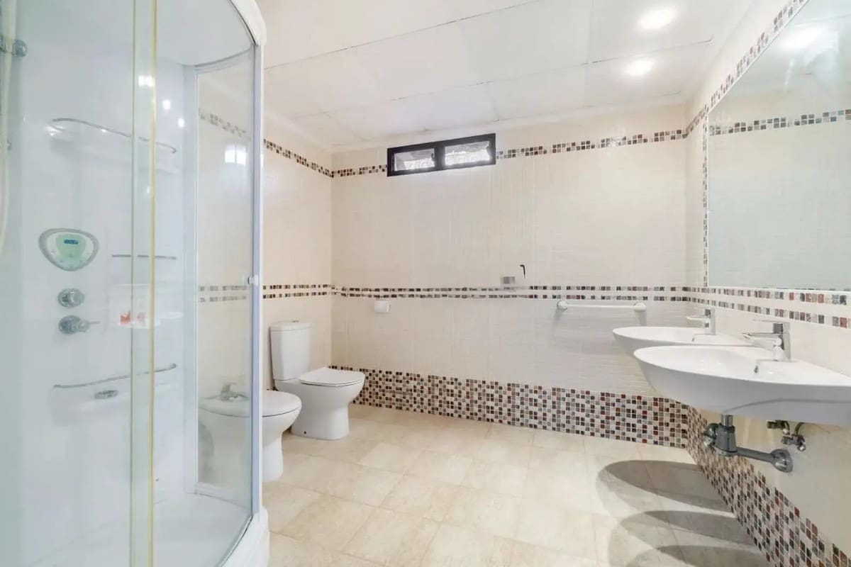 4 bedroom Villa for sale in La Zenia - € 1,300,000 (Ref: 9380257)