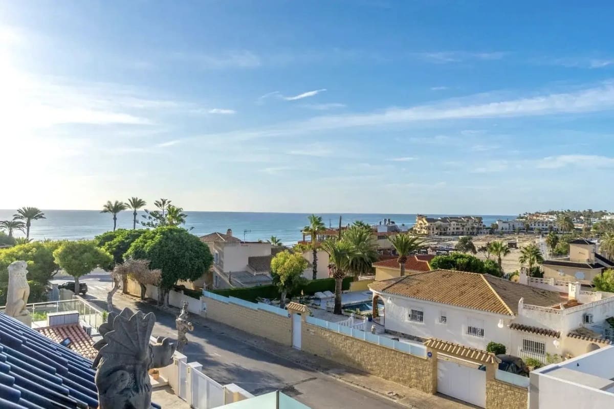4 bedroom Villa for sale in La Zenia - € 1,300,000 (Ref: 9380257)