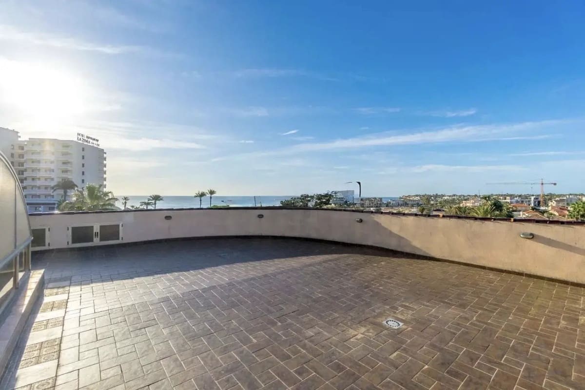 4 bedroom Villa for sale in La Zenia - € 1,300,000 (Ref: 9380257)