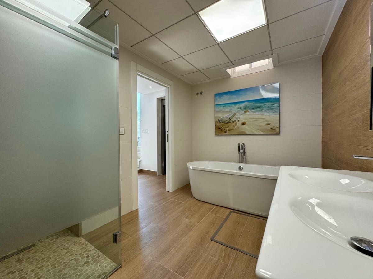 5 soveværelse Villa til salg i San Miguel de Salinas - € 849.000 (Ref: 9380261)