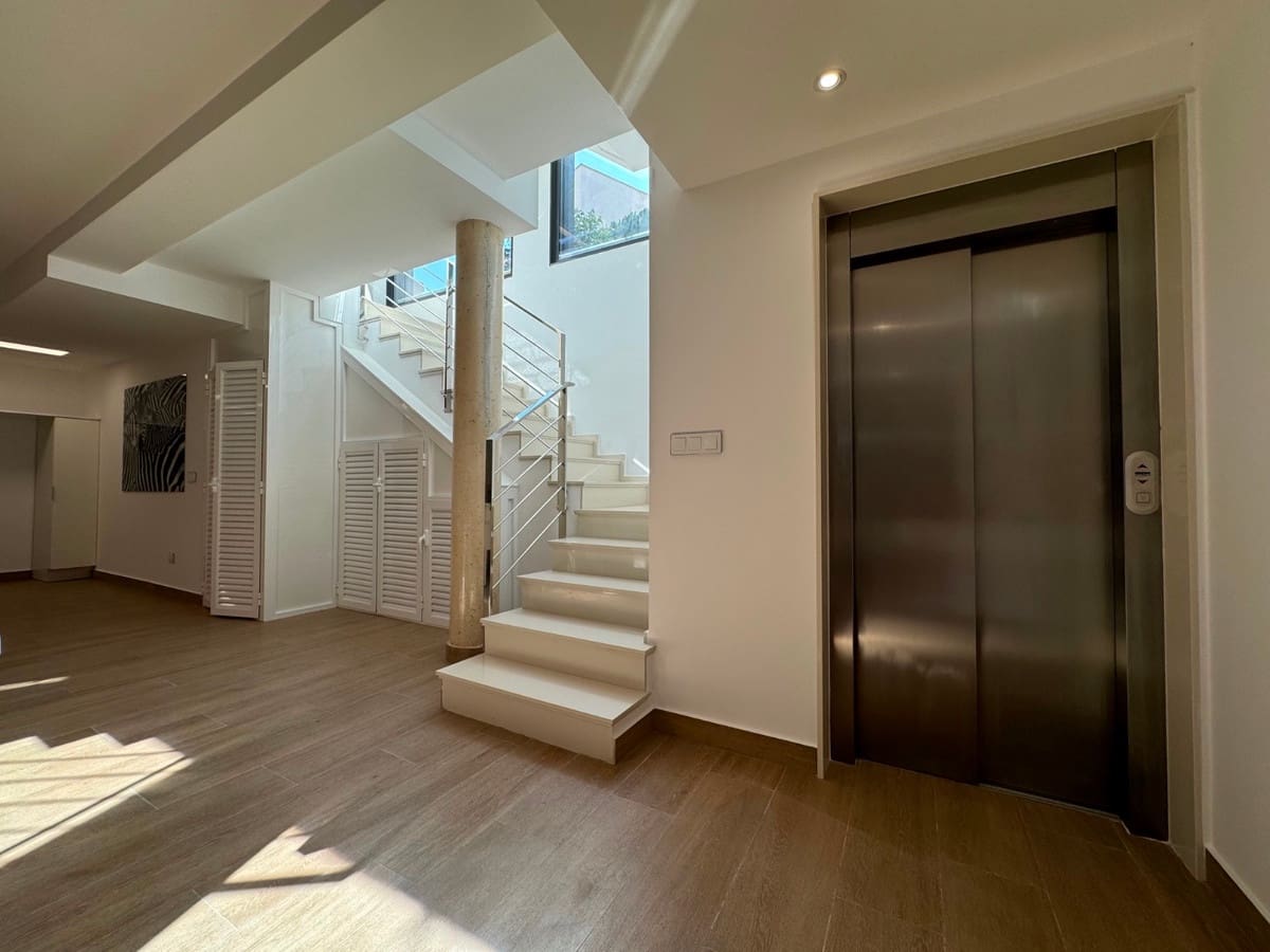 5 soveværelse Villa til salg i San Miguel de Salinas - € 849.000 (Ref: 9380261)