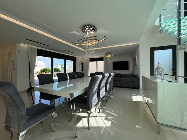 5 soveværelse Villa til salg i San Miguel de Salinas - € 849.000 (Ref: 9380261)