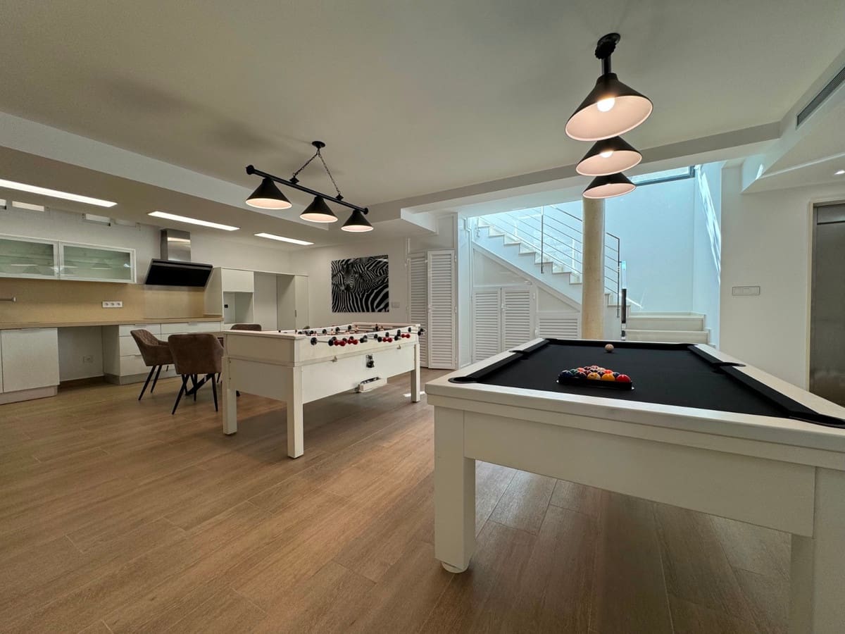 5 soveværelse Villa til salg i San Miguel de Salinas - € 849.000 (Ref: 9380261)