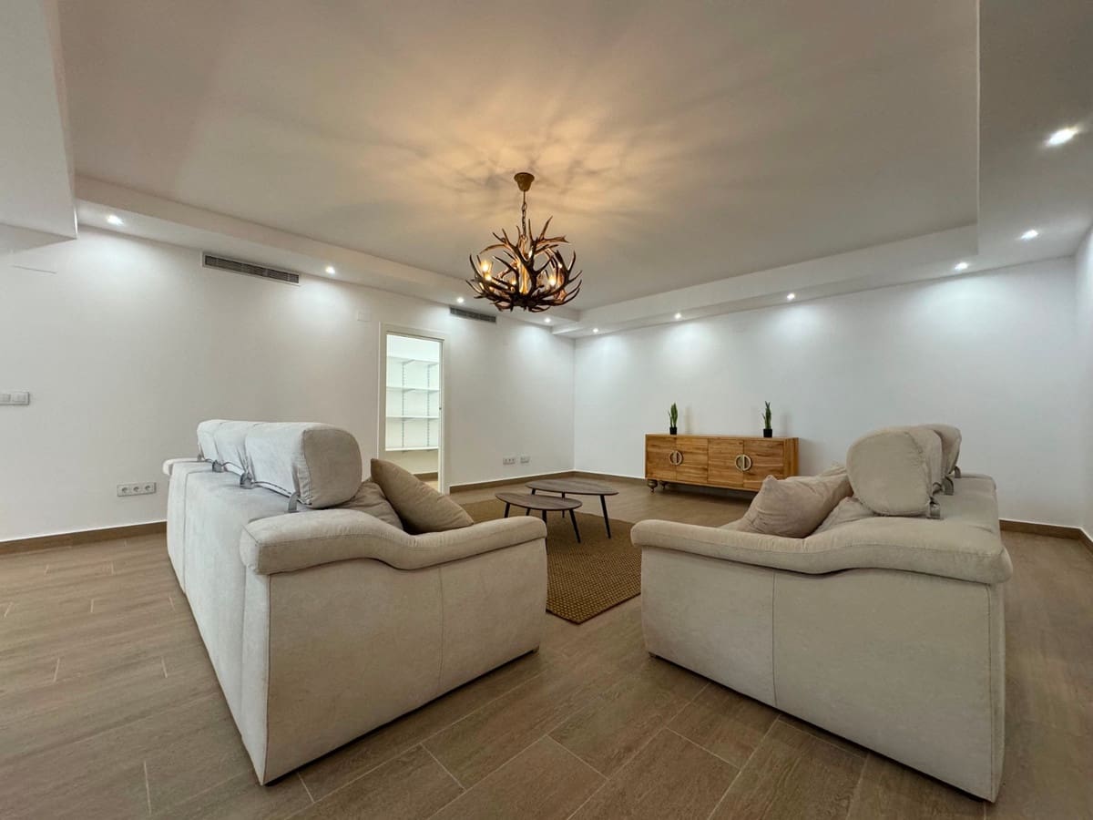 5 soveværelse Villa til salg i San Miguel de Salinas - € 849.000 (Ref: 9380261)