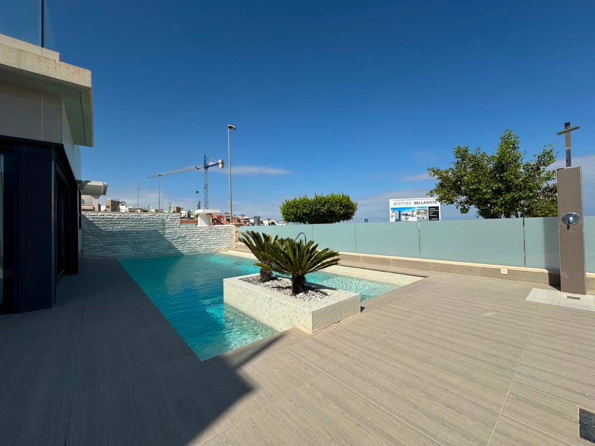 5 soveværelse Villa til salg i San Miguel de Salinas - € 849.000 (Ref: 9380261)
