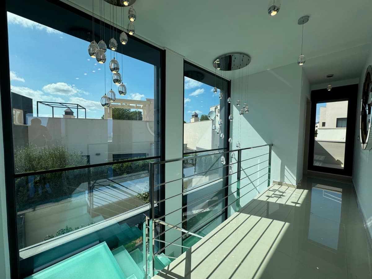 5 bedroom Villa for sale in San Miguel de Salinas - € 849,000 (Ref: 9380261)