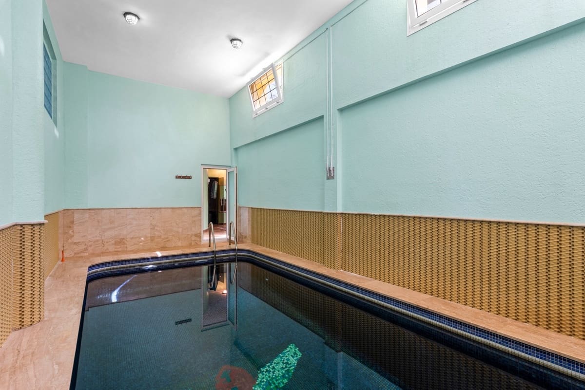 6 quarto Moradia para venda em Playa Flamenca - 2 095 000 € (Ref: 9380262)