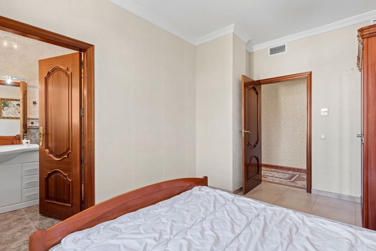 6 quarto Moradia para venda em Playa Flamenca - 2 095 000 € (Ref: 9380262)