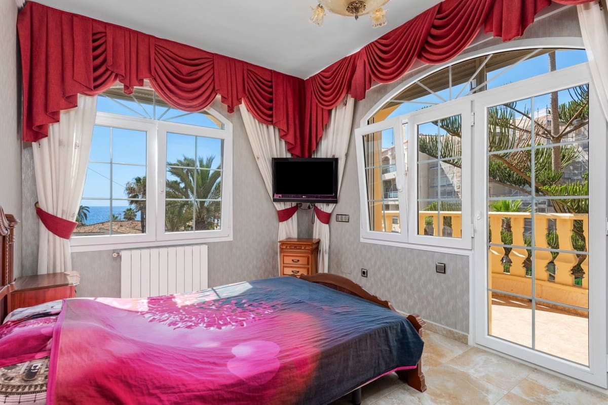 6 quarto Moradia para venda em Playa Flamenca - 2 095 000 € (Ref: 9380262)