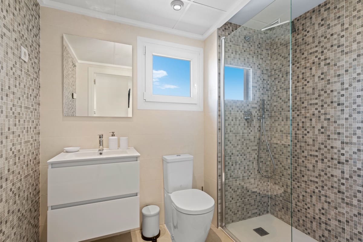 2 bedroom Penthouse for sale in Orihuela Costa - € 595,000 (Ref: 9380263)