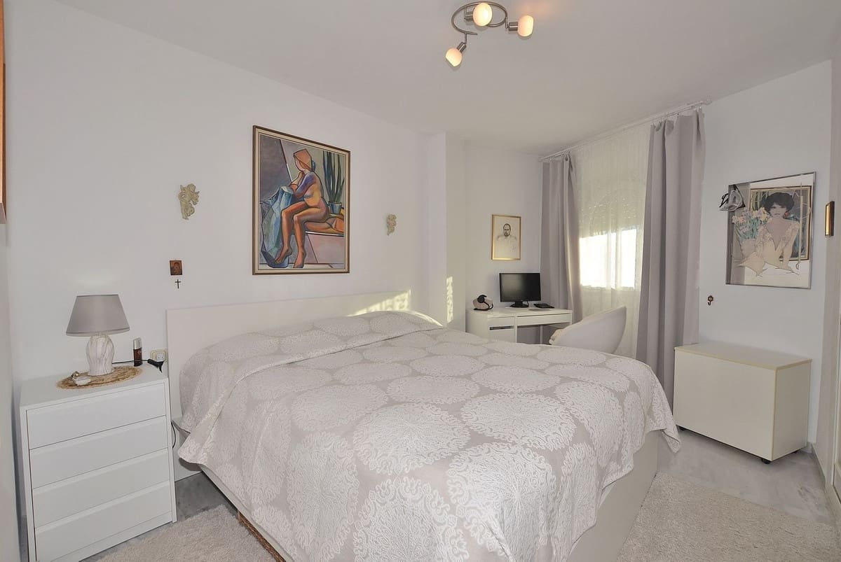 2 bedroom Apartment for sale in Arroyo de la Miel - € 335,000 (Ref: 9380265)