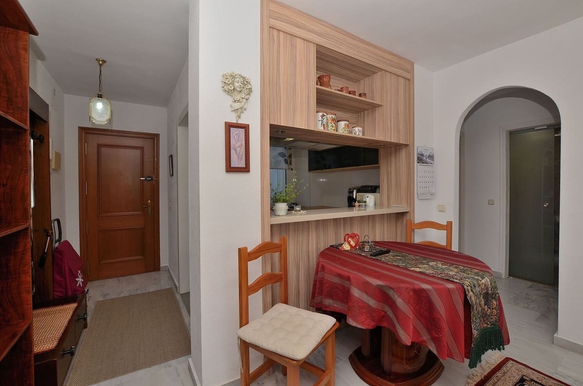 2 bedroom Apartment for sale in Arroyo de la Miel - € 335,000 (Ref: 9380265)