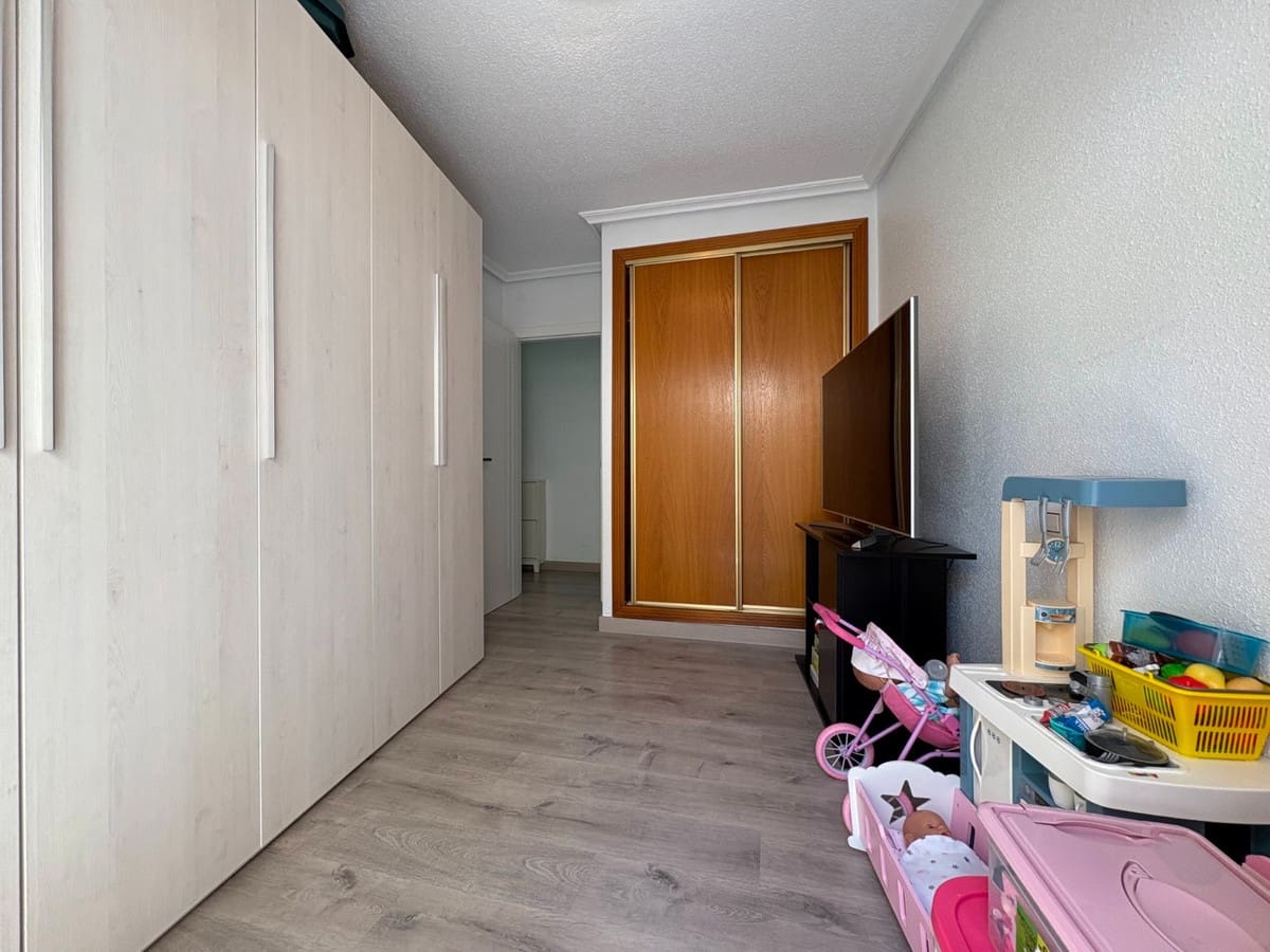 4 sovrum Lägenhet till salu i Torrevieja - 209 000 € (Ref: 9380274)