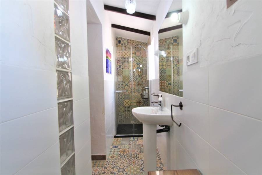 9 bedroom Villa for sale in Orihuela Costa - € 690,000 (Ref: 9380277)