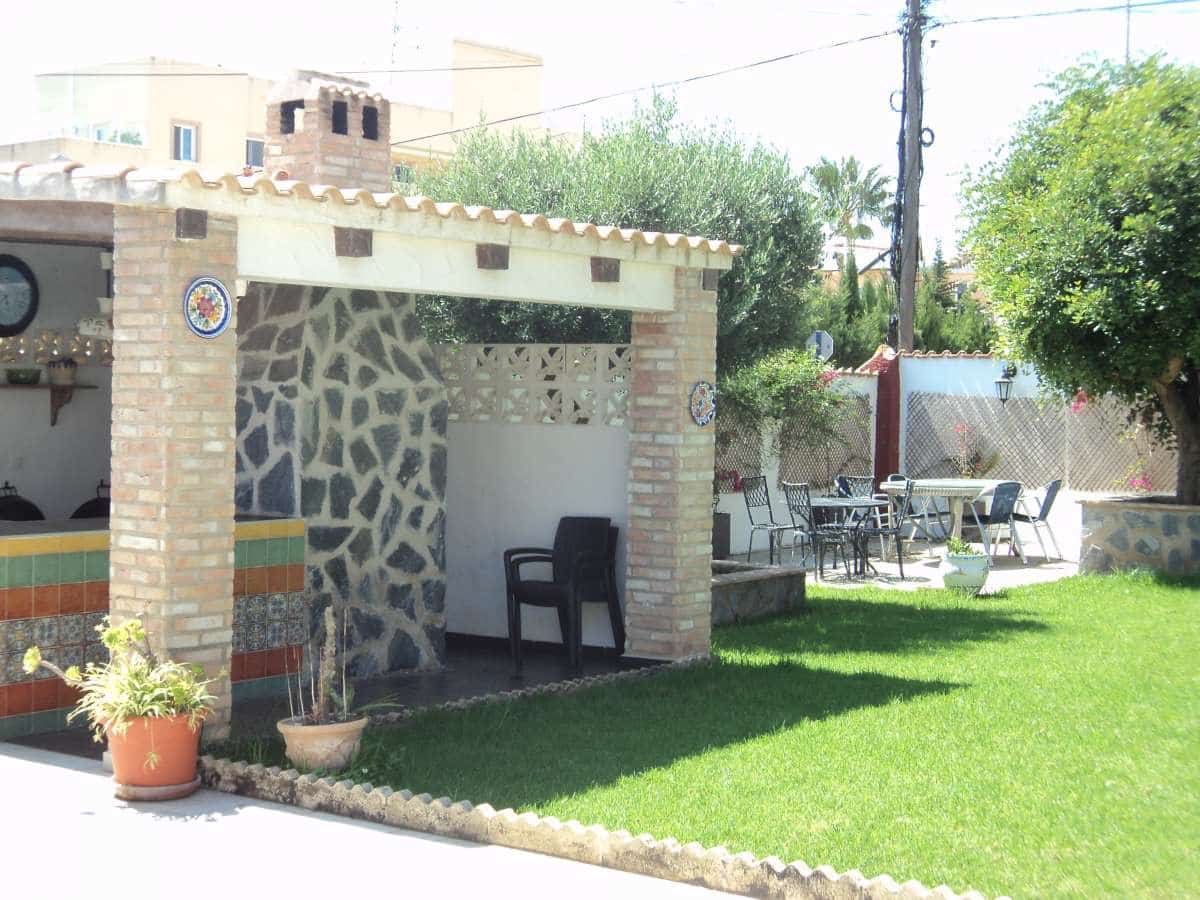 9 bedroom Villa for sale in Orihuela Costa - € 690,000 (Ref: 9380277)