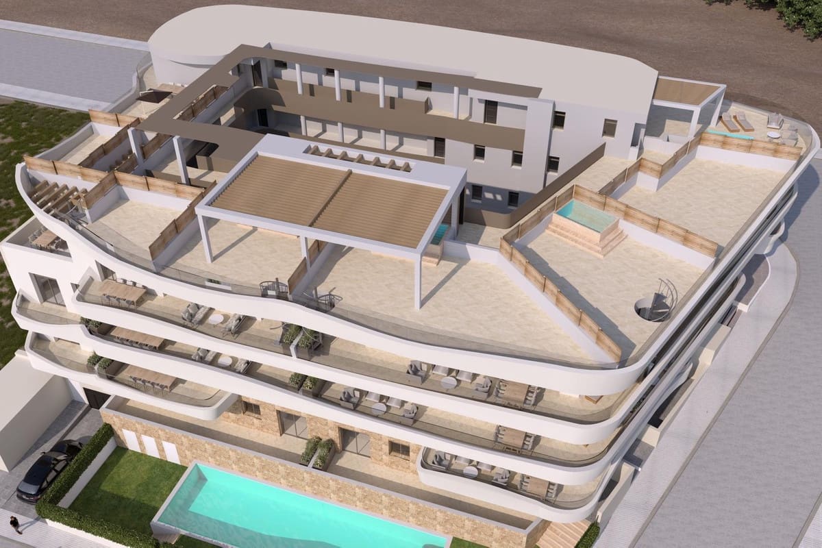 3 quarto Penthouse para venda em Estepona com piscina - 680 000 € (Ref: 9380301)