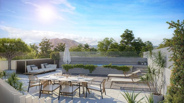 Ático de 2 habitaciones en Parque Central, Estepona en venta - 530.200 € (Ref: 9380346)