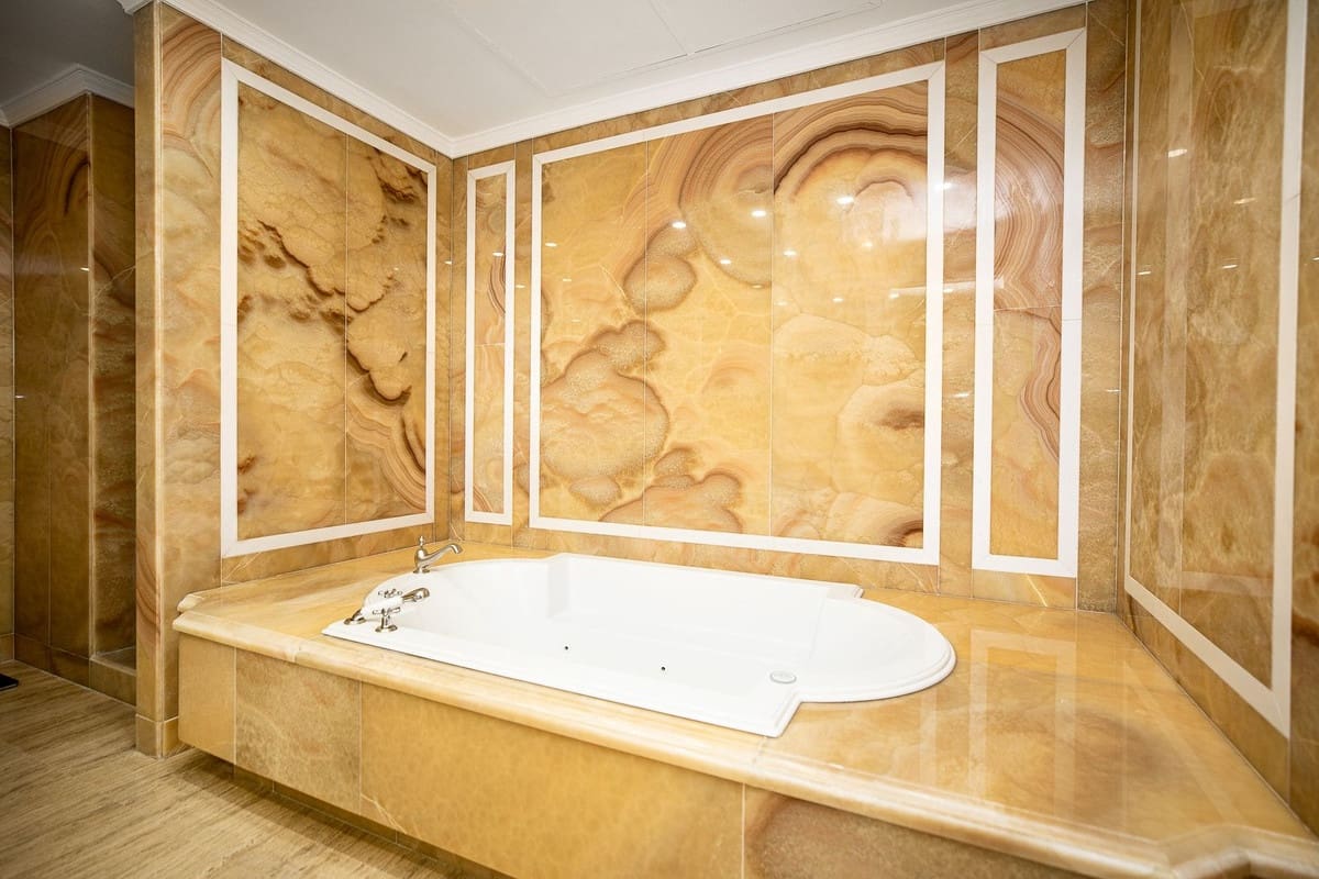 3 bedroom Penthouse for sale in Golden Mile - € 2,100,000 (Ref: 9380389)