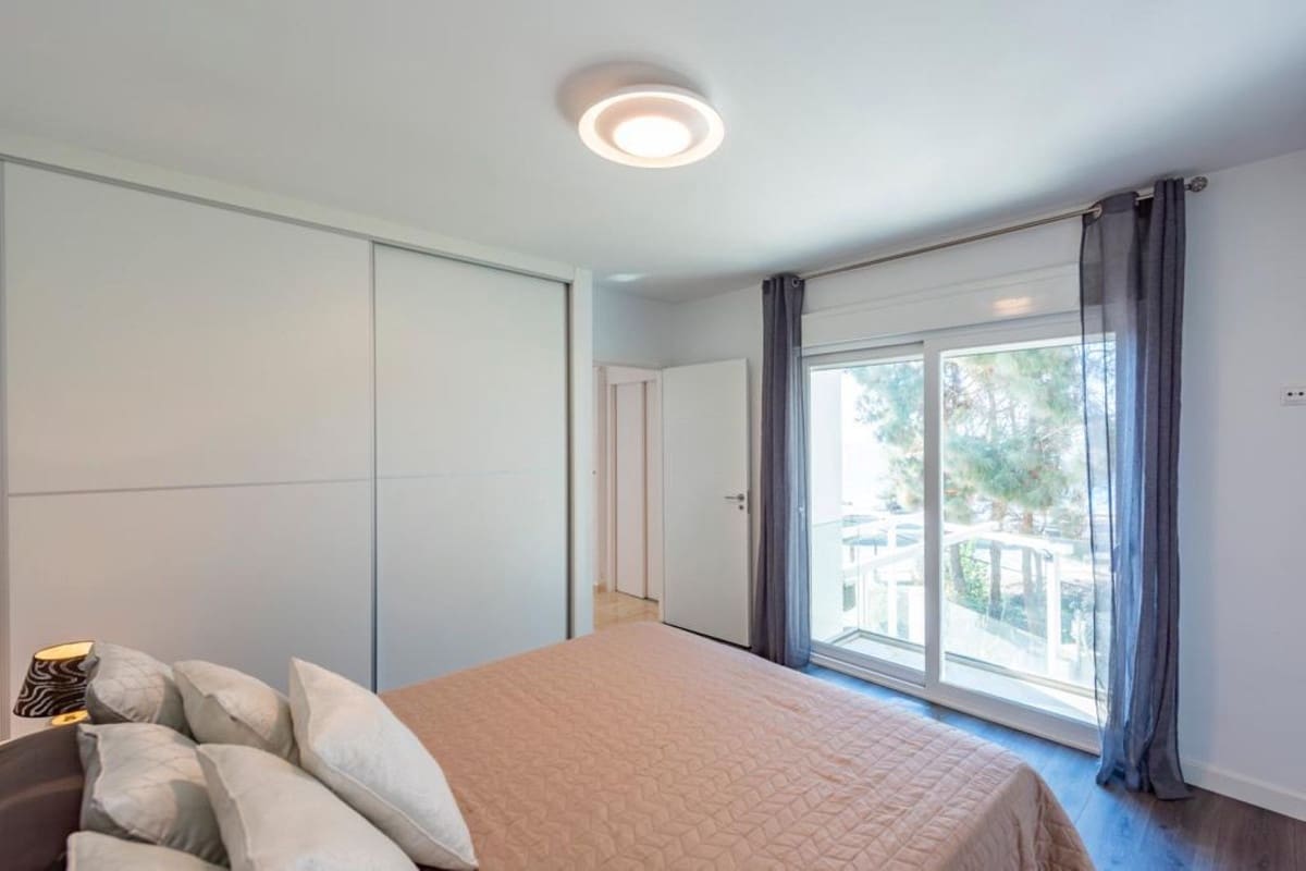 Chalet de 6 habitaciones en El Chaparral en venta - 1.350.000 € (Ref: 9380391)