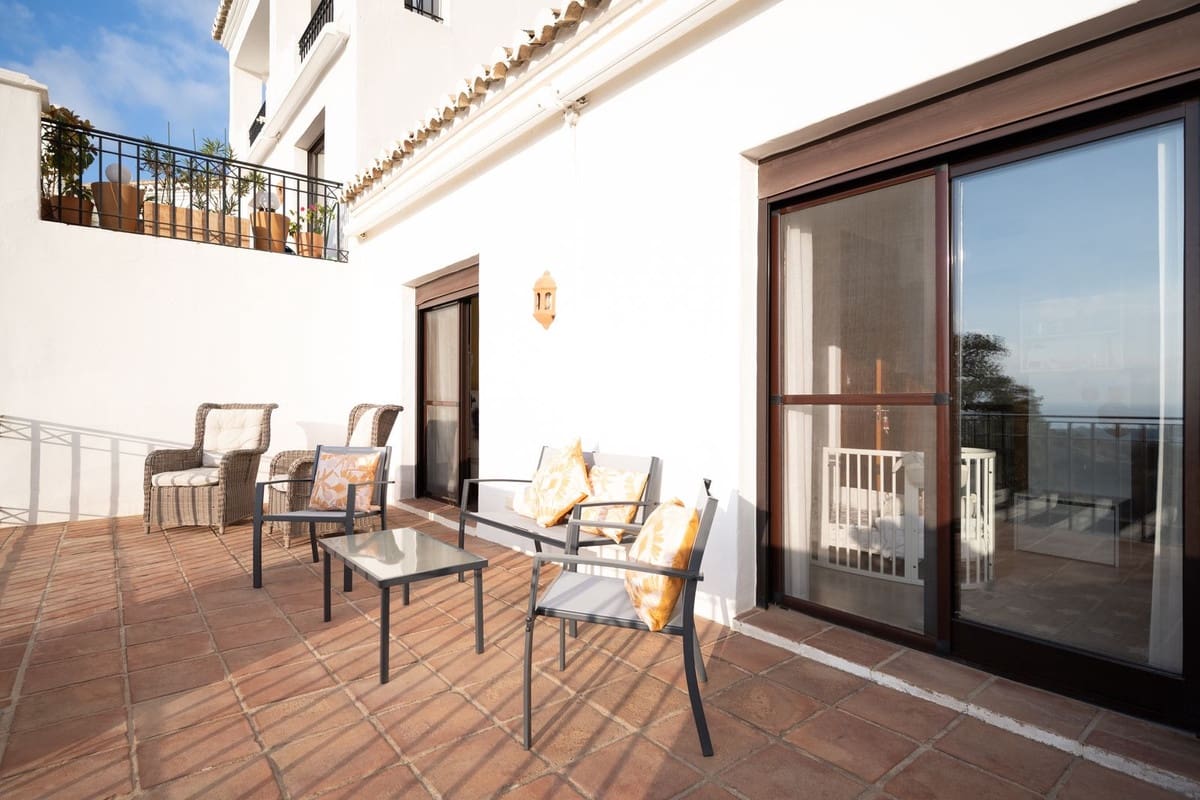 3 soverom Penthouse til salgs i Los Monteros med garasje - € 649 000 (Ref: 9380396)