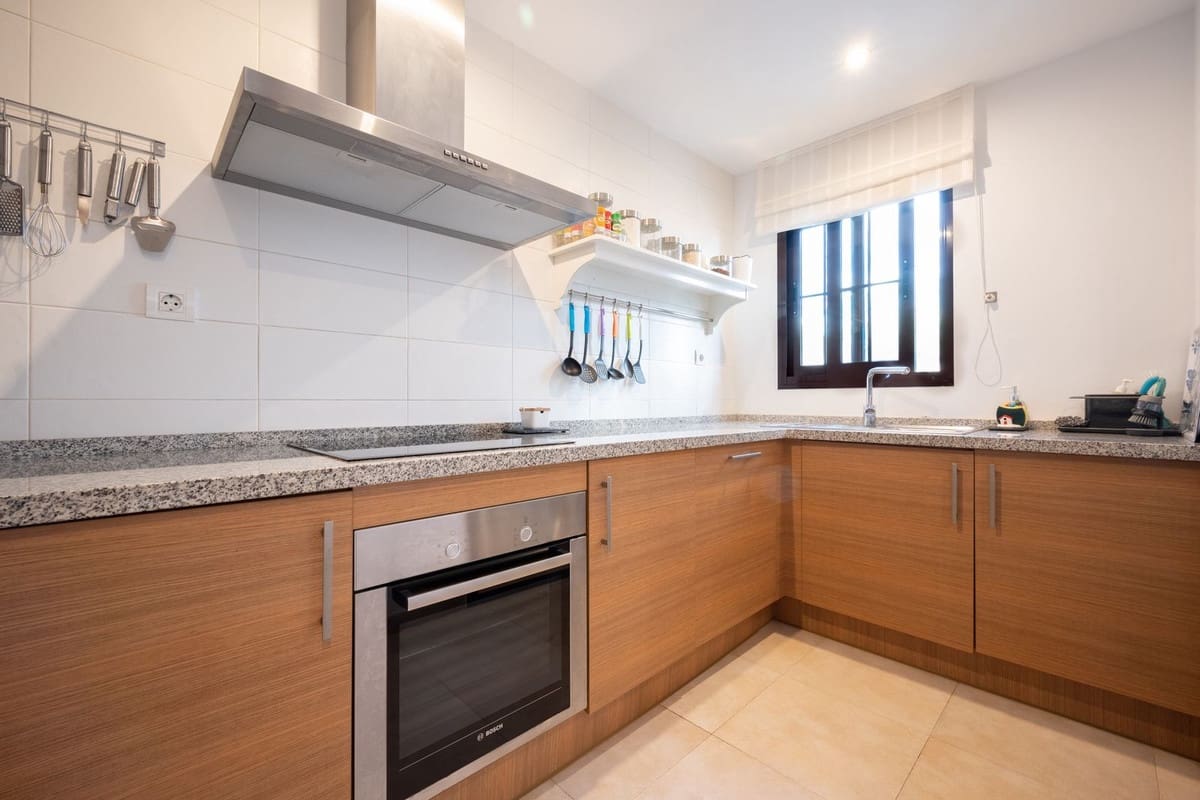 3 soverom Penthouse til salgs i Los Monteros med garasje - € 649 000 (Ref: 9380396)