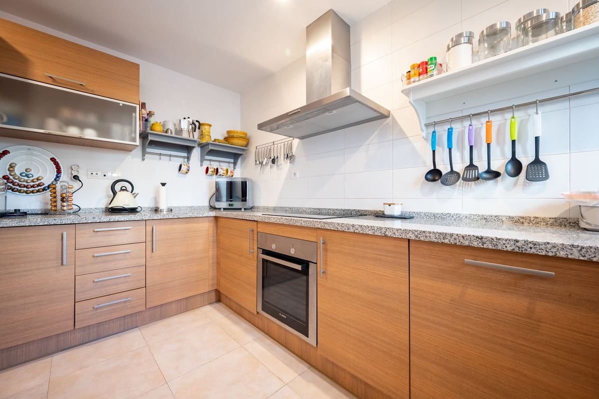 3 soverom Penthouse til salgs i Los Monteros med garasje - € 649 000 (Ref: 9380396)