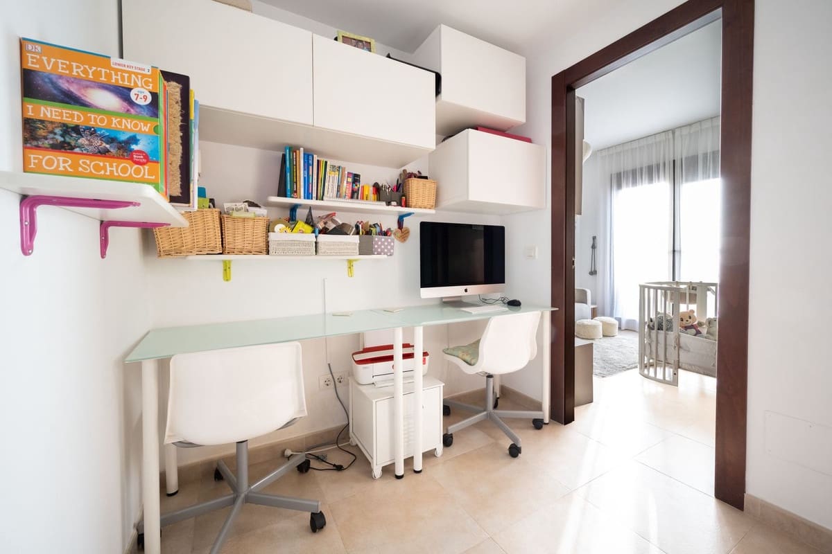 3 soverom Penthouse til salgs i Los Monteros med garasje - € 649 000 (Ref: 9380396)