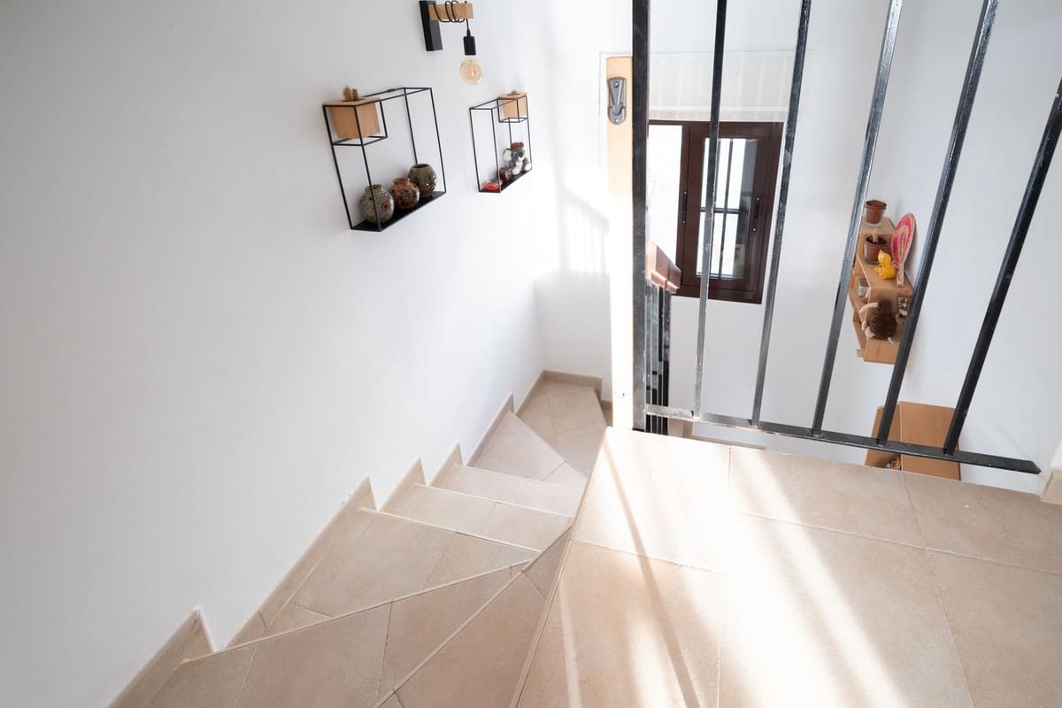 3 soverom Penthouse til salgs i Los Monteros med garasje - € 649 000 (Ref: 9380396)