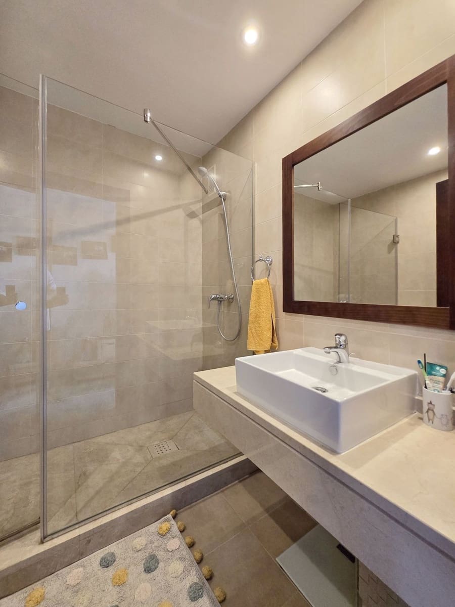 3 soverom Penthouse til salgs i Los Monteros med garasje - € 649 000 (Ref: 9380396)