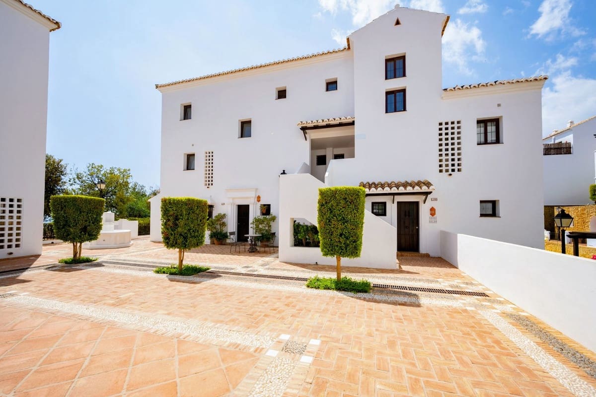 3 soverom Penthouse til salgs i Los Monteros med garasje - € 649 000 (Ref: 9380396)