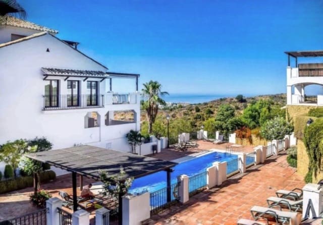 3 slaapkamer Penthouse te koop in Los Monteros, Marbella met garage - € 649.000 (Ref: 9380396)