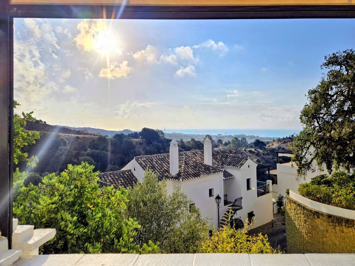 3 soverom Penthouse til salgs i Los Monteros med garasje - € 649 000 (Ref: 9380396)
